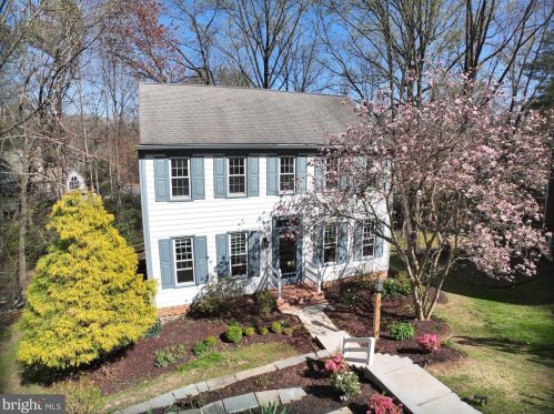 1639 York Mills Ln, Herndon, VA 20194-1619