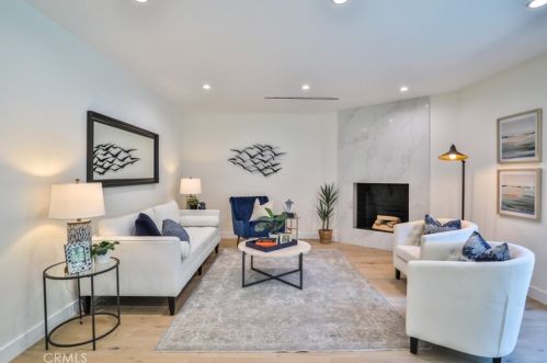 5810 Mammoth Ave, Van Nuys CA  91401-4419 exterior