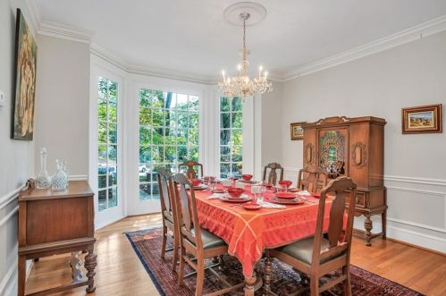 453 Manor Ridge Dr, Atlanta GA  30305-3509 exterior