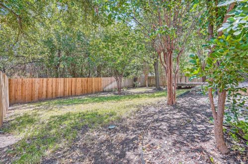 8717 Copano Dr, Austin TX  78749-3886 exterior