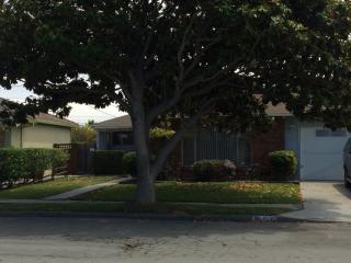 1235 Padre Dr, Salinas, CA 93901-2210