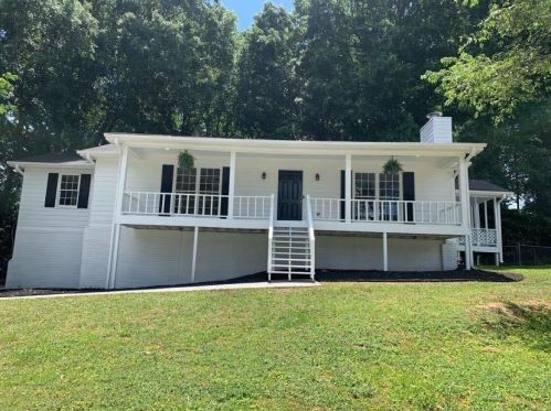 4198 Castle Gate Dr, Lithonia, GA 30039-6466