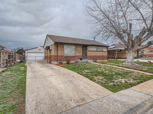 7031 Raritan St, Denver, CO 80221-2548