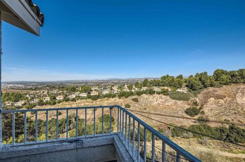 1001 Mountvale Ct, Anaheim CA  92808-2108 exterior