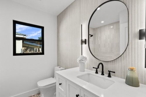 5326 Forbes Ave, Van Nuys CA  91436-1004 exterior