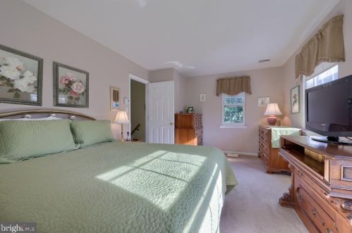 1026 Monticello Ln, Lancaster PA  17603-9409 exterior