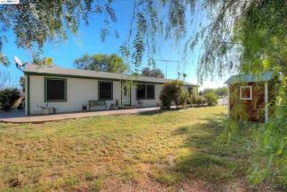 32249 Koster Rd, Tracy, CA 95304-9101