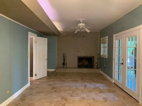 500 Carriage Dr, Atlanta GA  30328-3307 exterior