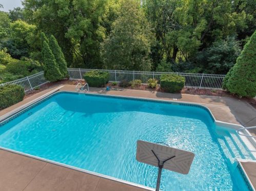 664 Bridle Ridge Rd, Saint Paul MN  55123-1681 exterior