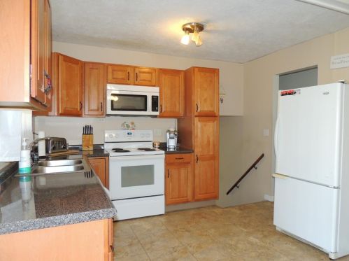 1518 Fawnvista Ln, Cincinnati OH 45246-2038 exterior