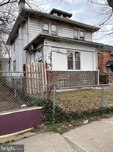 224 27th St, Camden, NJ 08105-1138