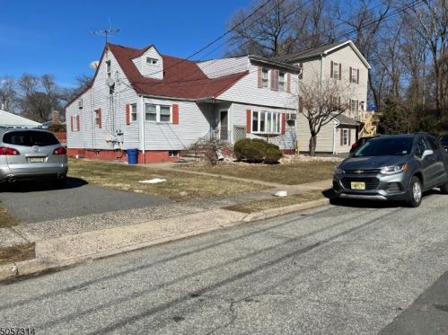 33 Dewey St, Bloomfield, NJ 07003-4208