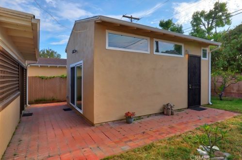 1205 Cleveland Rd, Glendale CA  91202-2602 exterior