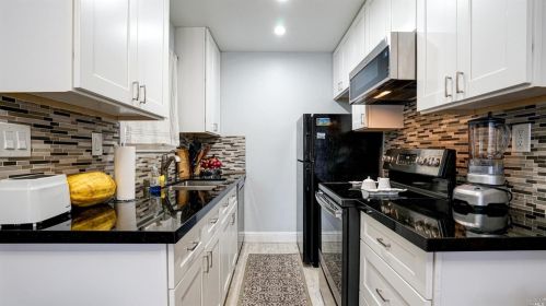 14 Fairfax St, San Rafael, CA 94901-4603