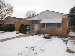 8422 Springfield Ave, Skokie, IL 60076-2728