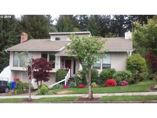 2208 Meadow Ct, Damascus, OR 97080