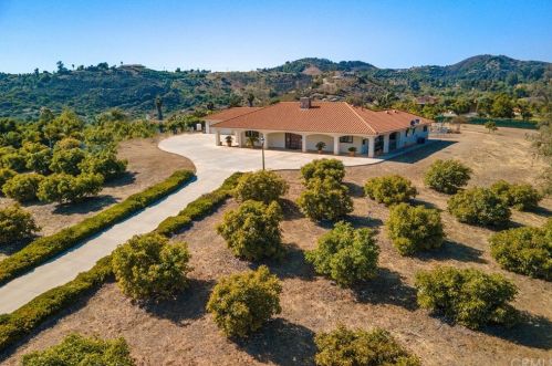 45678 Sandia Creek Dr, Temecula, CA 92590-4171