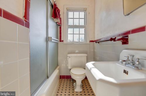 1906 August Dr, Silver Spring MD 20902-4034 exterior