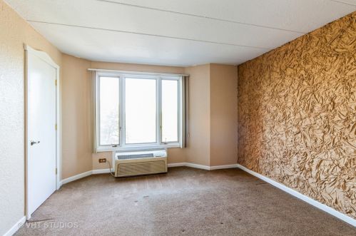 1 Renaissance Pl, Palatine IL  60067-3642 exterior