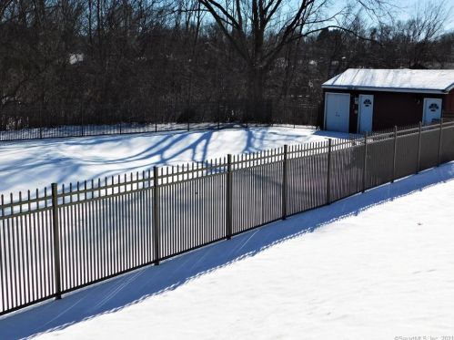 201 Regan Rd, Vernon CT  06066-2868 exterior
