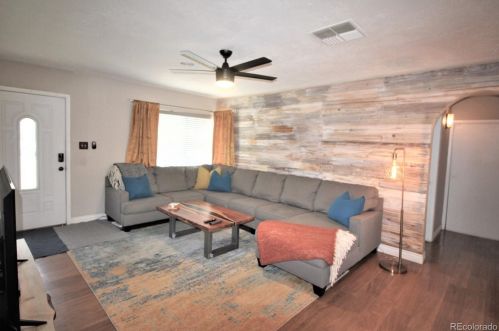 741 Scranton Ct, Denver, CO 80011-6632
