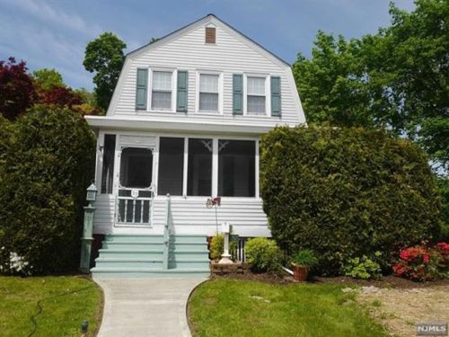 33 Pearl Pl, Kinnelon, NJ 07405-1442