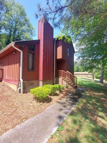 1439 Edenfield Ct, Lithonia, GA 30058-6138