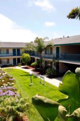 17052 Green Ln, Huntington Beach CA  92649-4435 exterior