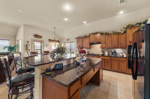 804 Sequoia Way, Fort Worth TX  76131-3557 exterior