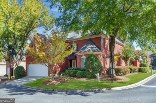 6360 Glen Oaks Ln, Atlanta, GA 30328-4195
