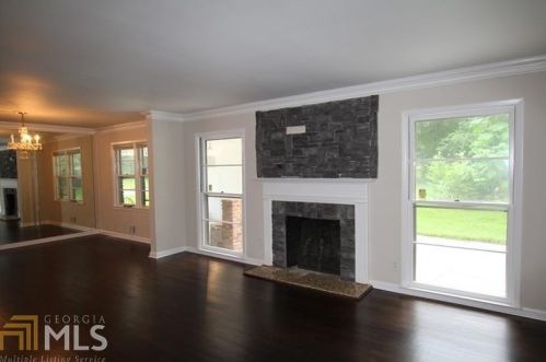 5925 Kayron Dr, Atlanta GA  30328-5123 exterior