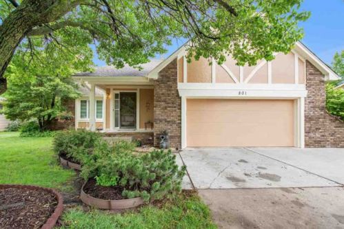 801 Honeybrook Ln, Derby, KS 67037-3618
