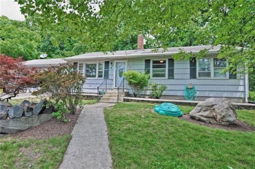 14 Drift Rd, Warwick, RI 02889-3712
