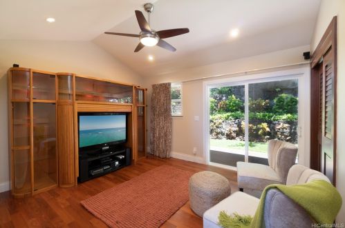 4990 Poola St, Honolulu HI  96821-1458 exterior