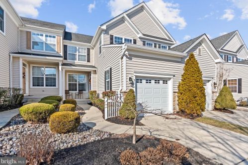 51 Spinnaker Dr, Mount Laurel, NJ 08054-6107