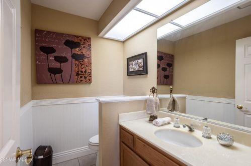 865 Links Vw Dr, Simi Valley CA 93065-6661 exterior