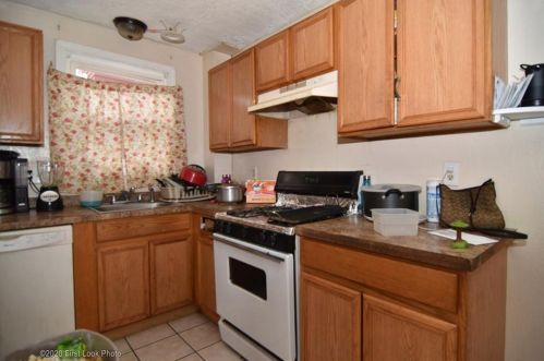 37 Daniel Ave, Providence, RI 02909-4715