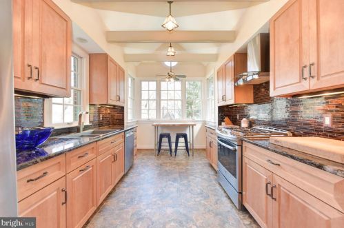 9305 Mintwood St, Silver Spring MD 20901-3523 exterior