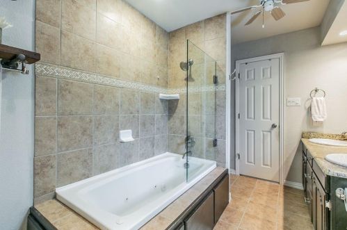 6108 Ridge Rd, Fort Worth TX  76135-1342 exterior