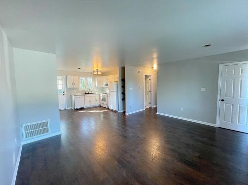 136 Meadows Cir, Crown Point IN  46307-8648 exterior