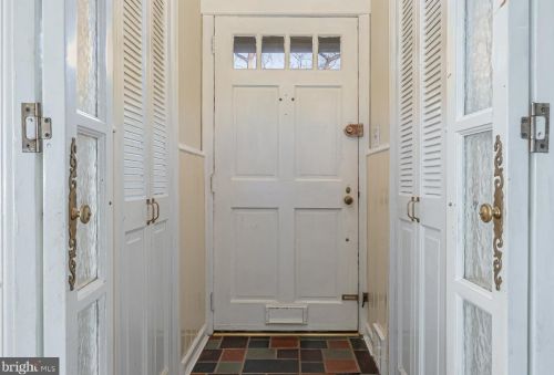 456 Gladstone Ave, Tavistock NJ 08033-4005 exterior