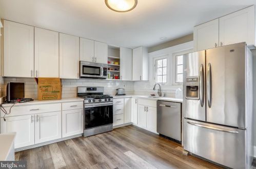 8401 Cedar St, Silver Spring MD 20910-4324 exterior