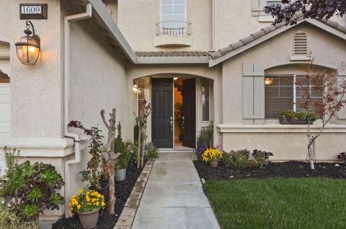 1609 Bella Terra Dr, Manteca, CA 95337-8237