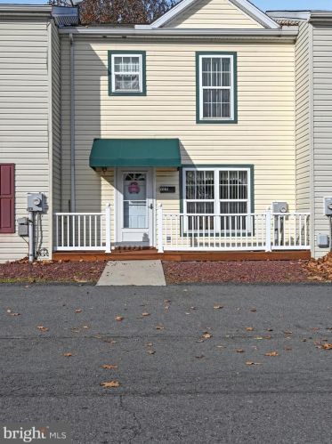 989 Schuylkill Manor Rd, Primrose, PA 17901-3862