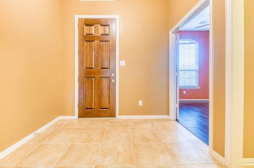 302 Round Lake Dr, Richmond TX 77469-1778 exterior