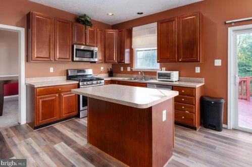 584 Windsong Dr, Aberdeen MD  21001-1835 exterior