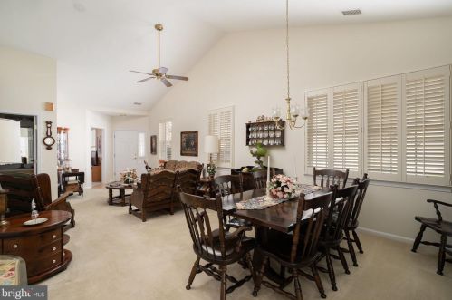 173 Meadowlark Dr, Trenton NJ  08690-3545 exterior