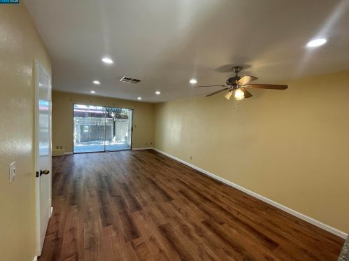 1545 Parkwood Pl, Concord CA  94521-2203 exterior