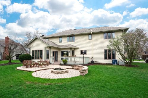 707 Sherwood Ct, Naperville, IL 60565-5345