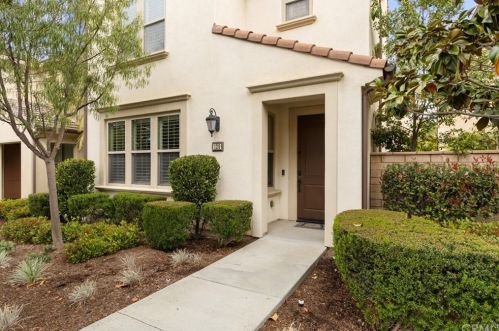129 Pathway, Irvine CA  92618-8846 exterior